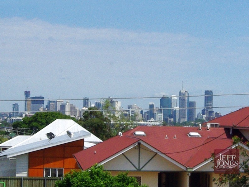 2/15 Chatsworth Road, Greenslopes QLD 4120