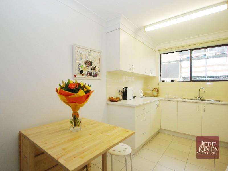 2/30 Wellington Street, Coorparoo QLD 4151