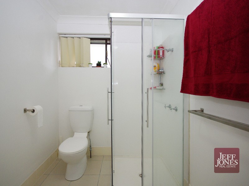 2/30 Wellington Street, Coorparoo QLD 4151