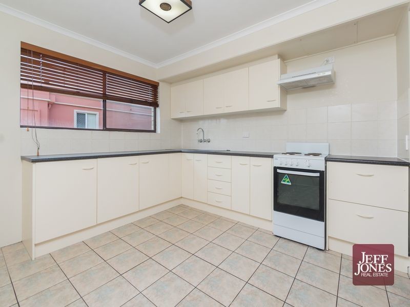 2/182 Juliette Street, Greenslopes QLD 4120