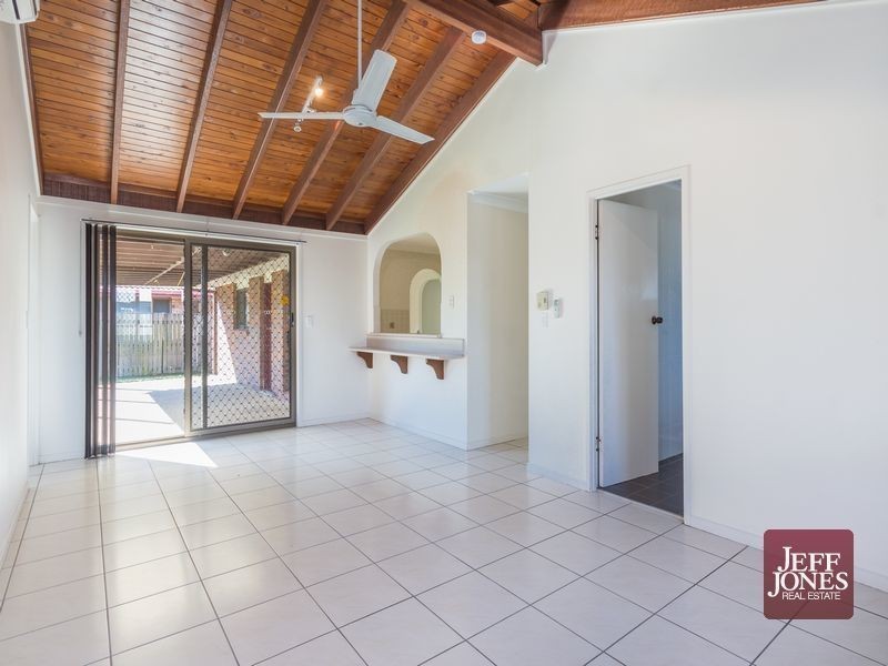 33 Barnard Street, Carindale QLD 4152