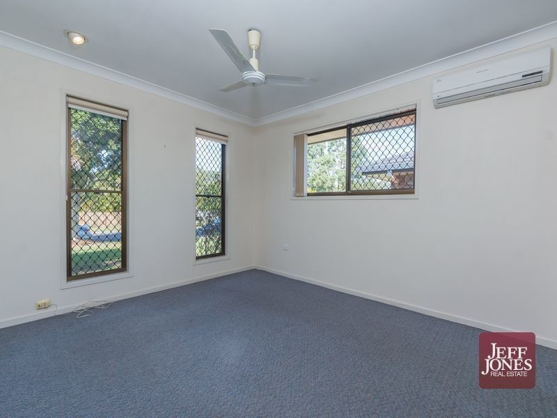 33 Barnard Street, Carindale QLD 4152