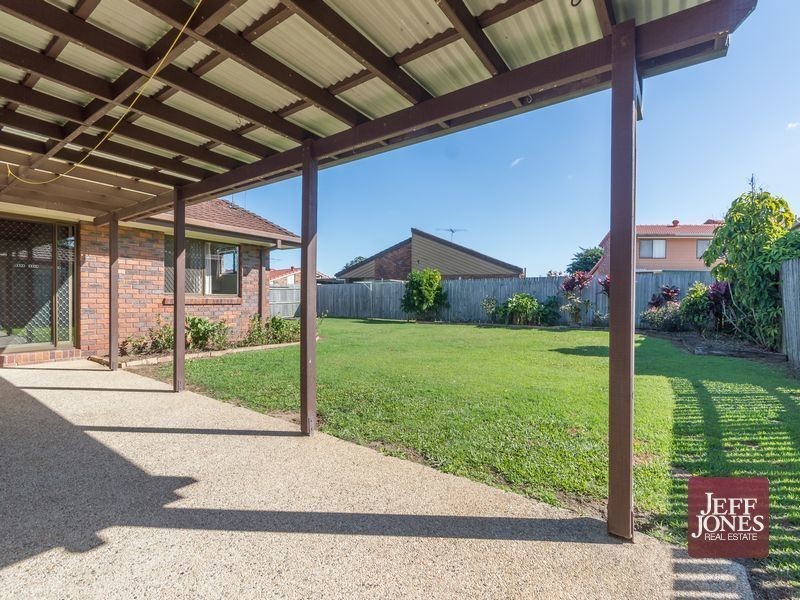 33 Barnard Street, Carindale QLD 4152