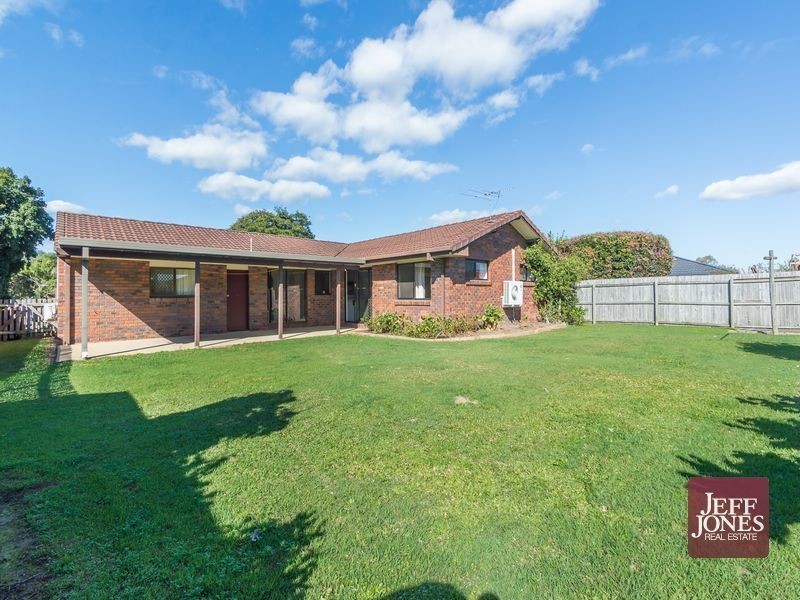 33 Barnard Street, Carindale QLD 4152