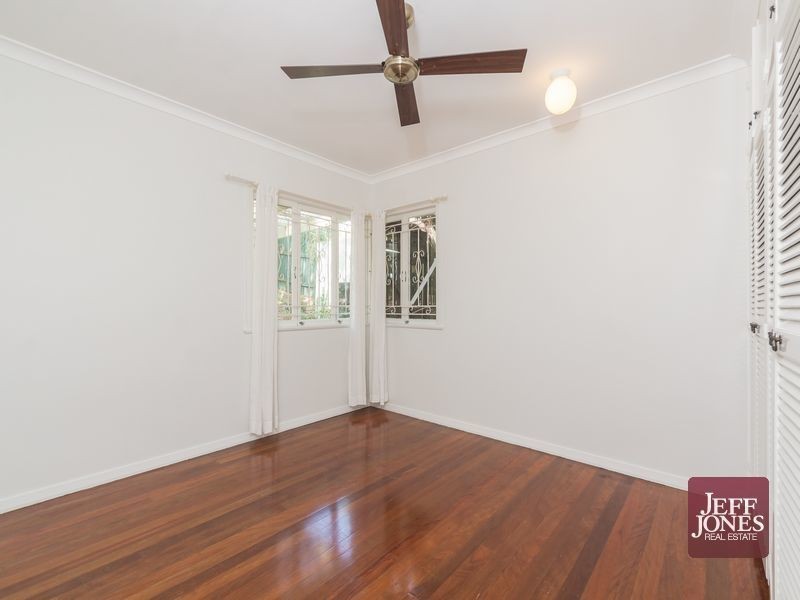 82 Nicholson Street, Greenslopes QLD 4120