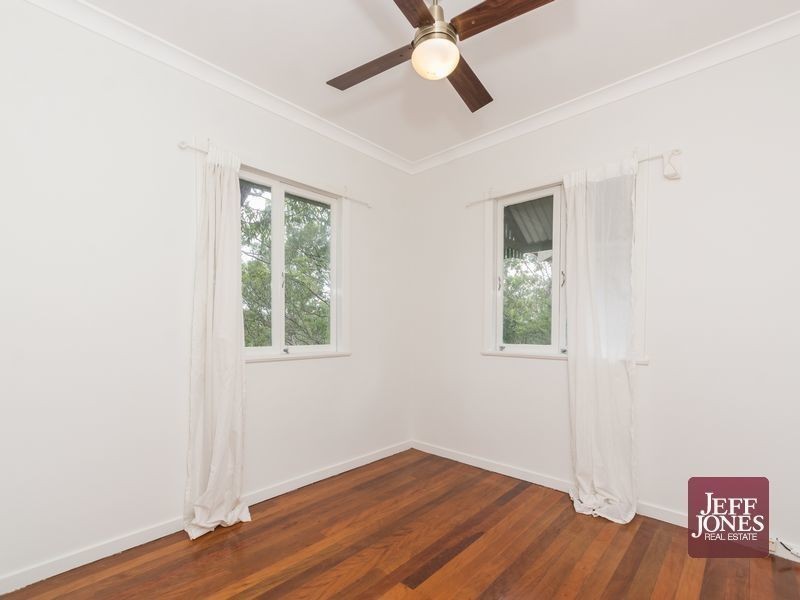 82 Nicholson Street, Greenslopes QLD 4120