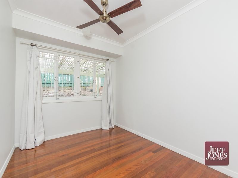 82 Nicholson Street, Greenslopes QLD 4120