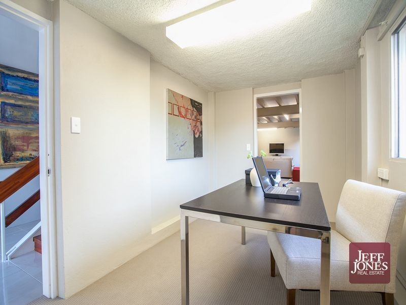 61 Monash Road, Tarragindi QLD 4121