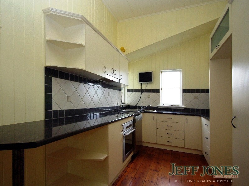 94 Linton Street, Kangaroo Point QLD 4169