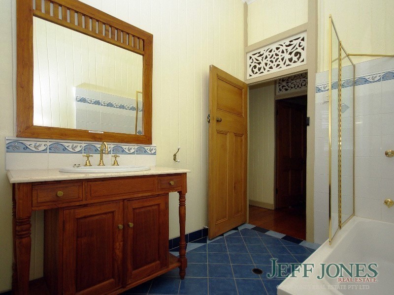 94 Linton Street, Kangaroo Point QLD 4169