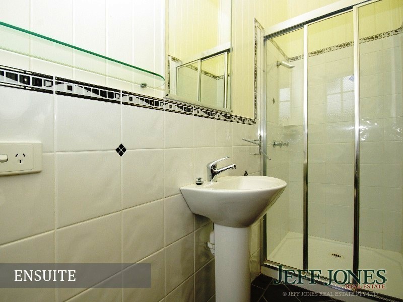 94 Linton Street, Kangaroo Point QLD 4169