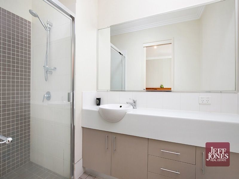 9/127 Ekibin Road, Annerley QLD 4103