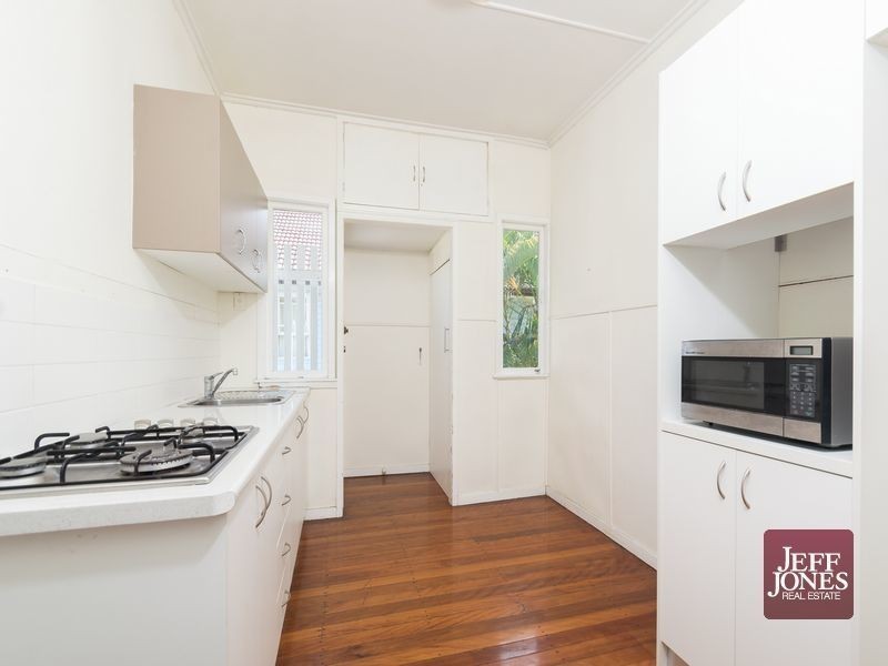 2/33 Newcastle Street, Fairfield QLD 4103