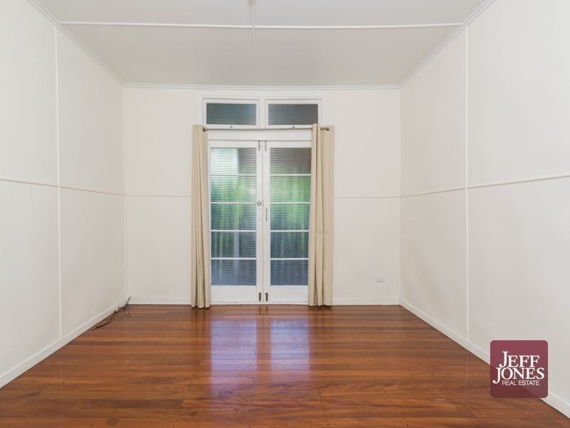 2/33 Newcastle Street, Fairfield QLD 4103