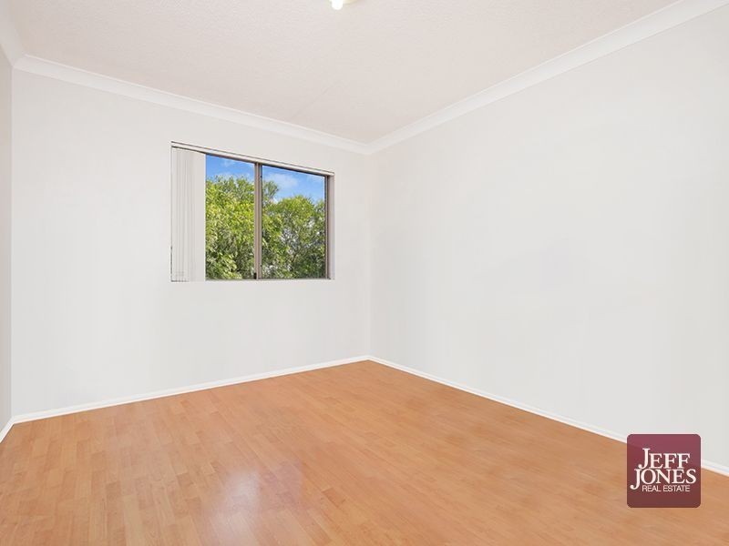 3/327 Cornwall Street, Greenslopes QLD 4120