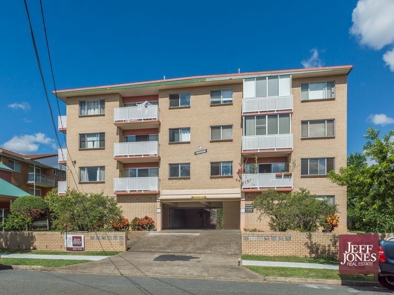 2/8 Regina Street, Greenslopes QLD 4120