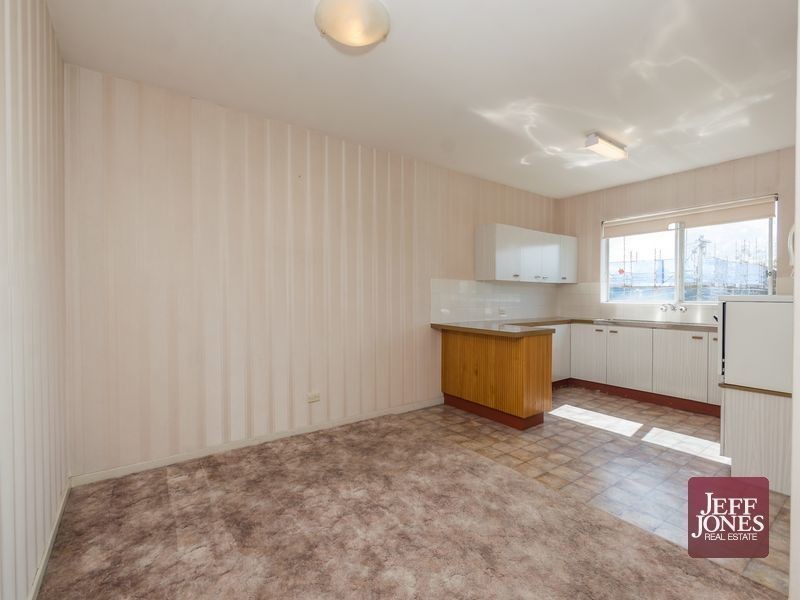 2/8 Regina Street, Greenslopes QLD 4120