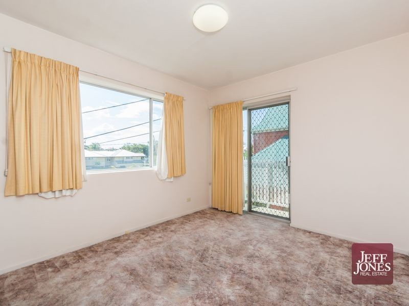 2/8 Regina Street, Greenslopes QLD 4120