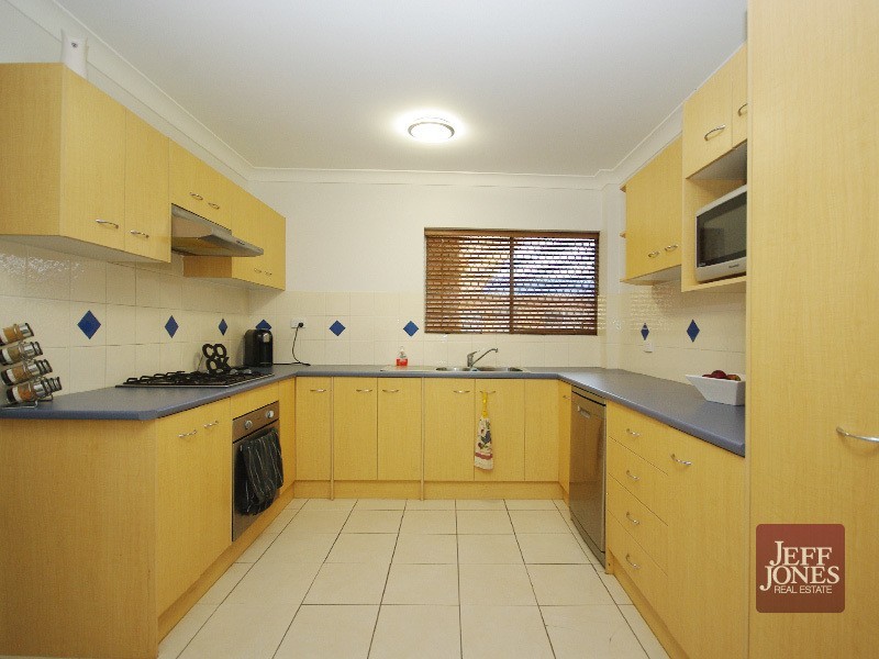 10/33 Curd Street, Greenslopes QLD 4120