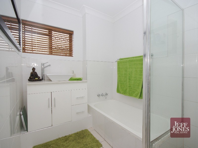 10/33 Curd Street, Greenslopes QLD 4120