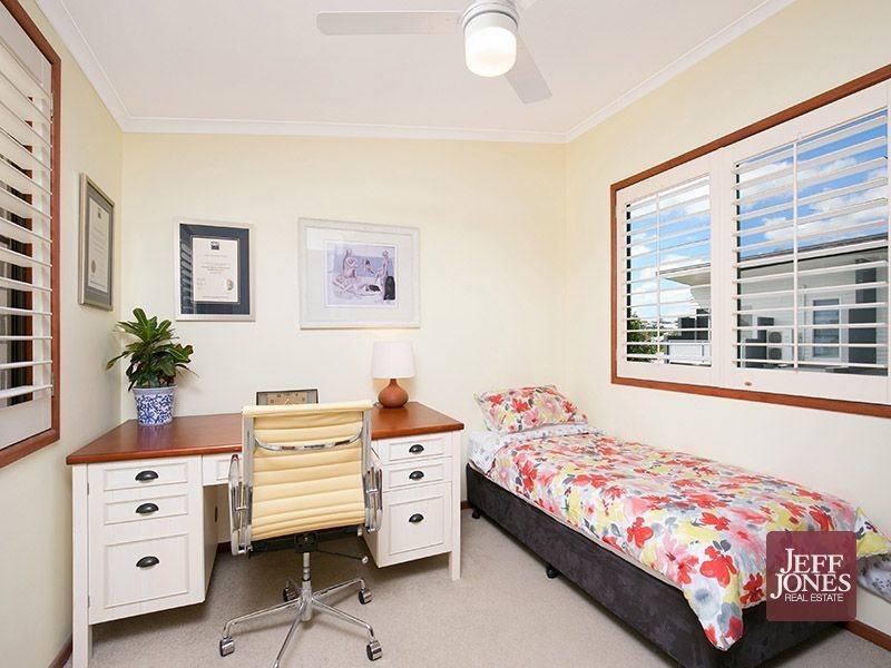 2/52 Bunya Street, Greenslopes QLD 4120