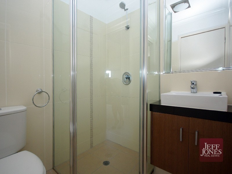 3/189 Cavendish Road, Coorparoo QLD 4151