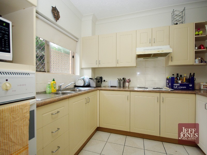 2/59 Wellington Street, Coorparoo QLD 4151