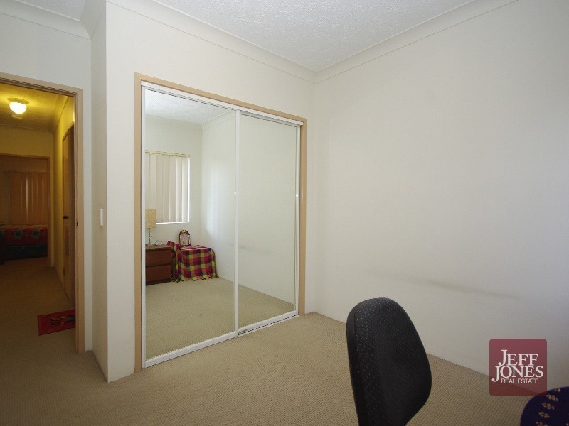 2/59 Wellington Street, Coorparoo QLD 4151