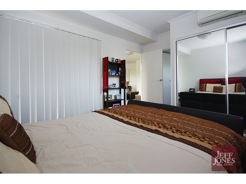 1/1 Dulwich Road, Yeronga QLD 4104