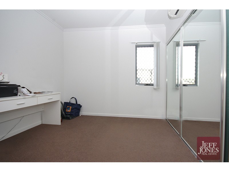 1/1 Dulwich Road, Yeronga QLD 4104