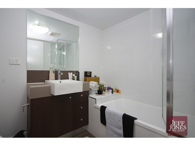1/1 Dulwich Road, Yeronga QLD 4104