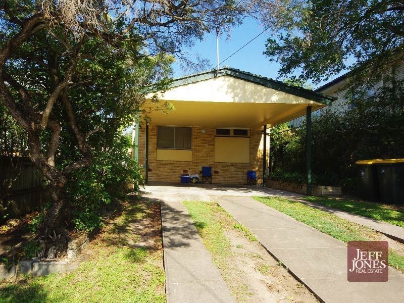 2/36A Newdegate Street, Greenslopes QLD 4120