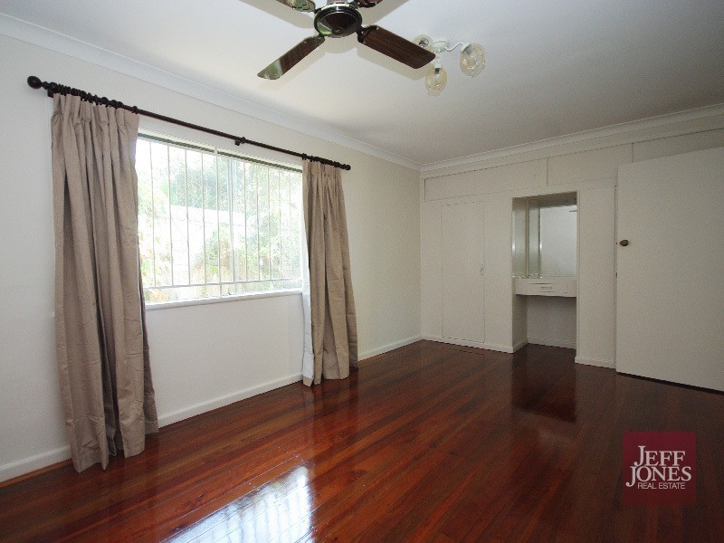 2/36A Newdegate Street, Greenslopes QLD 4120
