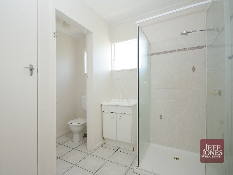 2/36A Newdegate Street, Greenslopes QLD 4120