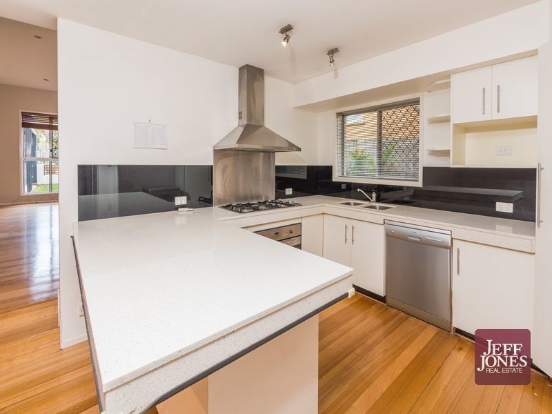 23 Mount Street, Greenslopes QLD 4120