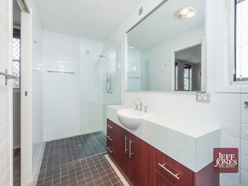 23 Mount Street, Greenslopes QLD 4120