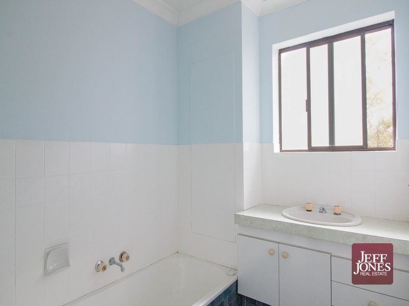 8/12 Carl Street, Woolloongabba QLD 4102