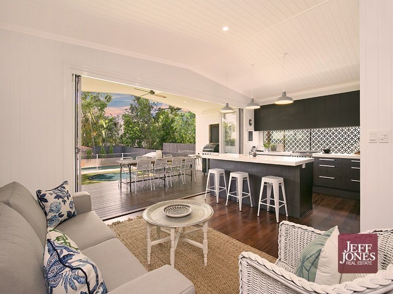 8 Line Street, Woolloongabba QLD 4102