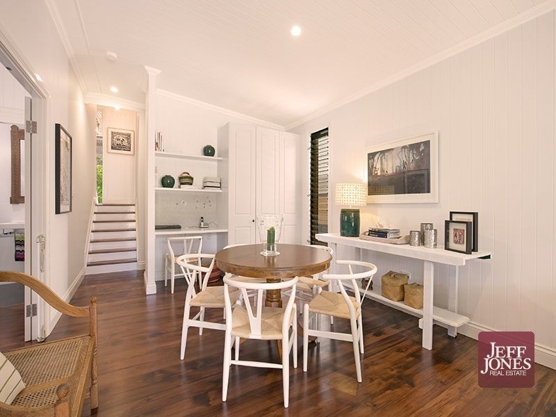 8 Line Street, Woolloongabba QLD 4102