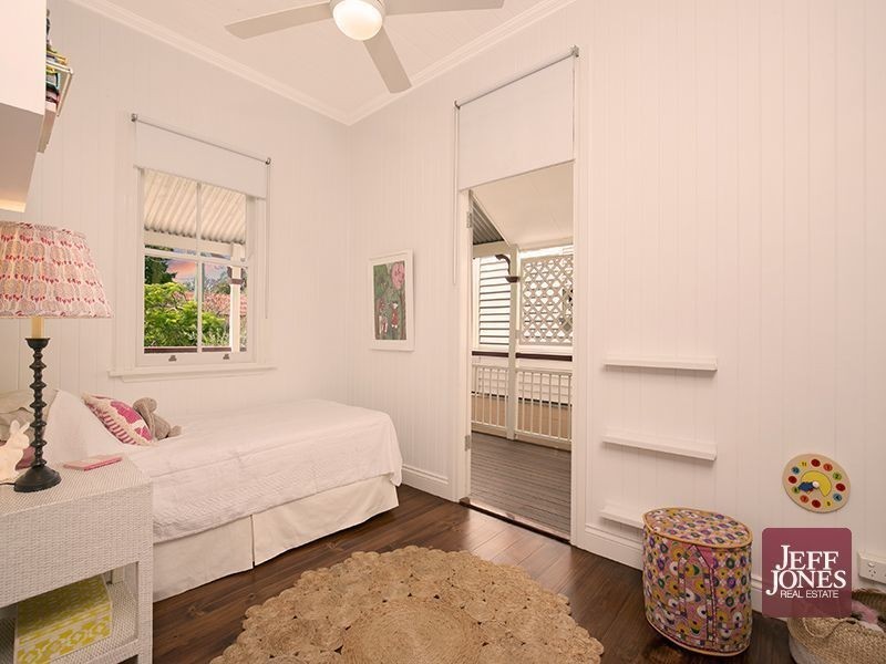 8 Line Street, Woolloongabba QLD 4102