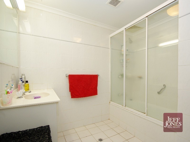 2/2 Gustavson Street, Annerley QLD 4103