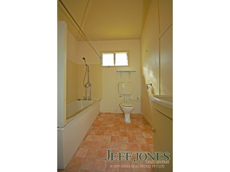 22 Harrogate Street, Woolloongabba QLD 4102