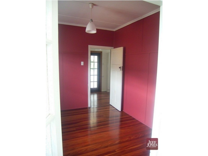 11 Laura Street, Greenslopes QLD 4120