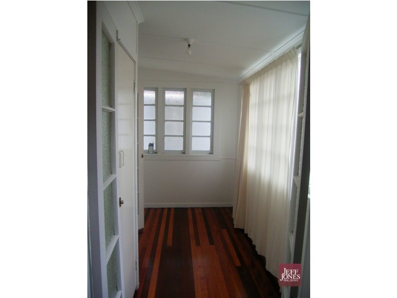 11 Laura Street, Greenslopes QLD 4120