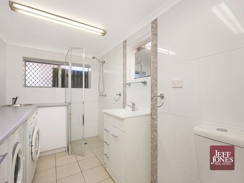 6 Handon Street, Mansfield QLD 4122