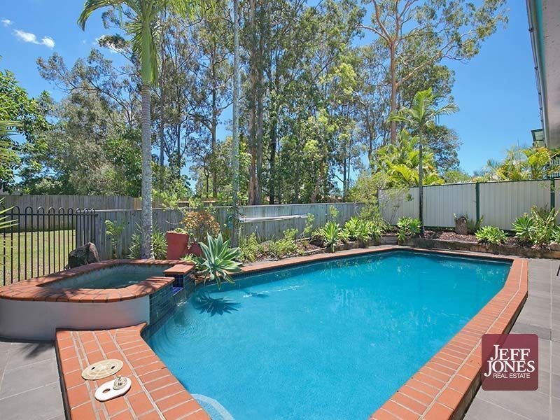 6 Handon Street, Mansfield QLD 4122