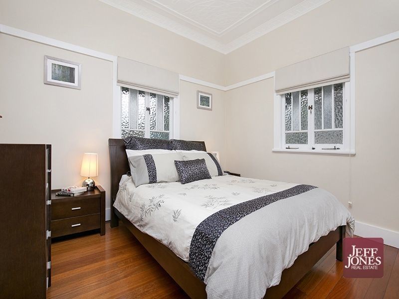 84 Ridge Street, Greenslopes QLD 4120