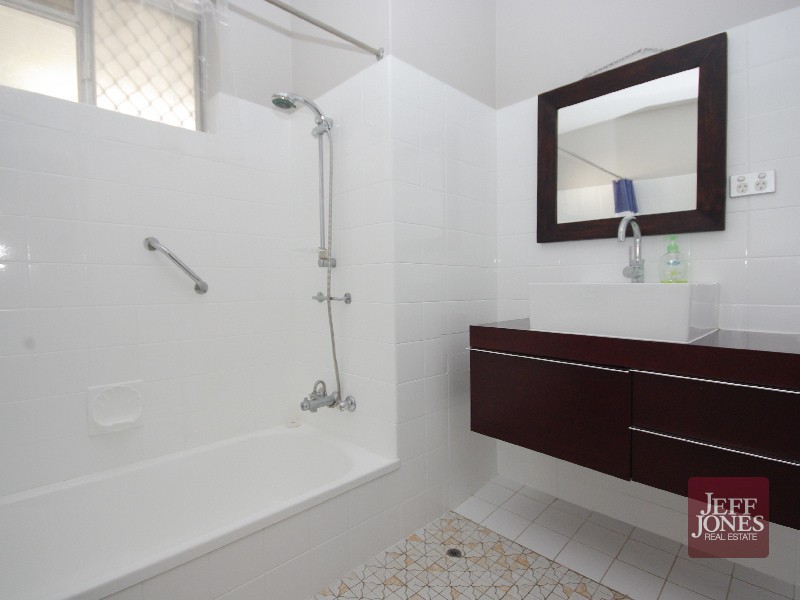 1/158 Old Cleveland Road, Coorparoo QLD 4151