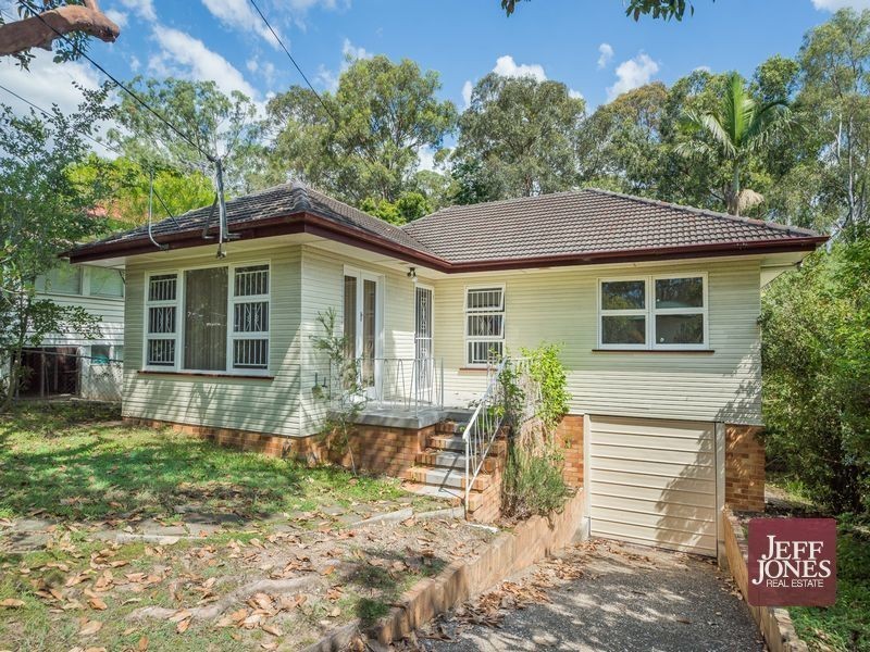 34 Octantis Street, Coorparoo QLD 4151