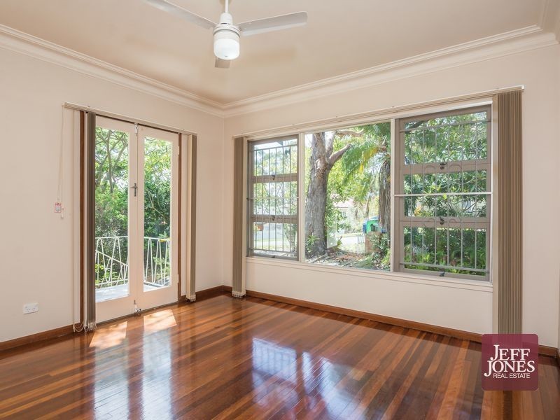 34 Octantis Street, Coorparoo QLD 4151